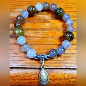 NWT Outrageous Botswana and Dragon Vein Agate Stretch Bracelet Gold & Silver